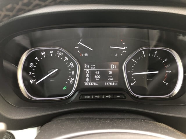 dong-ho-xe-peugeot-traveller