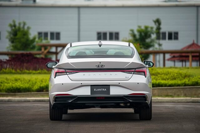 duoi-xe-Hyundai-Elantra