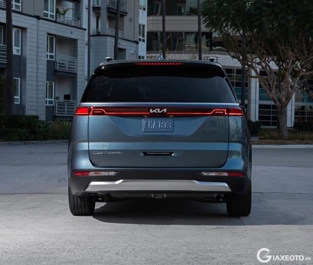 duoi-xe-Kia-Carnival