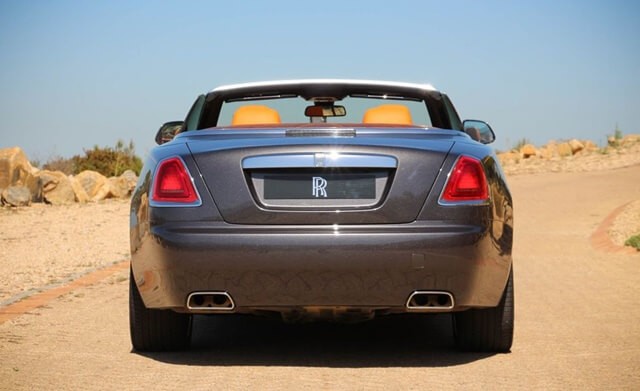 duoi-xe-Rolls-Royce-Dawn