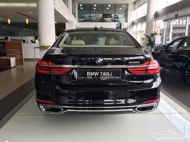 duoi-xe-bmw-740li