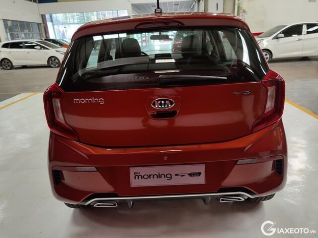 duoi-xe-kia-morning-gt-line