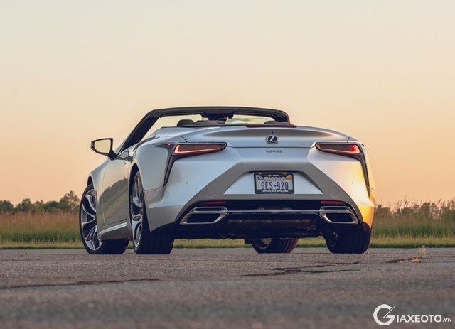duoi-xe-lexus-lc-500-convertible