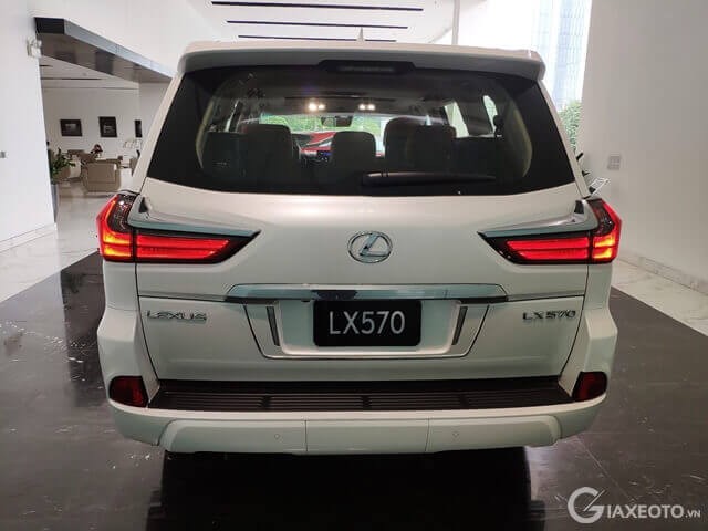 duoi-xe-lexus-lx570