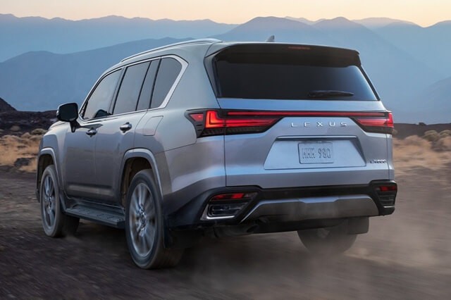 duoi-xe-lexus-lx600