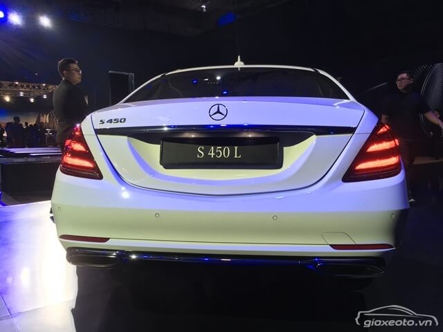 duoi-xe-mercedes-benz-s450