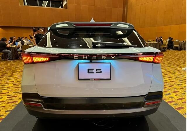 duoi-xe-omoda-e5