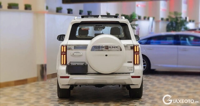 duoi-xe-tank-500