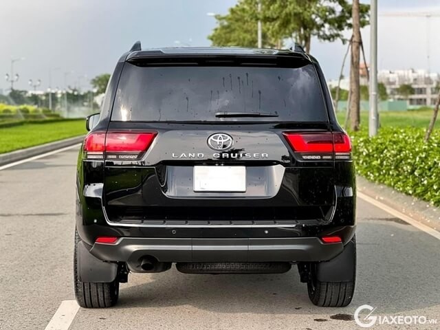 duoi-xe-toyota-land-cruiser
