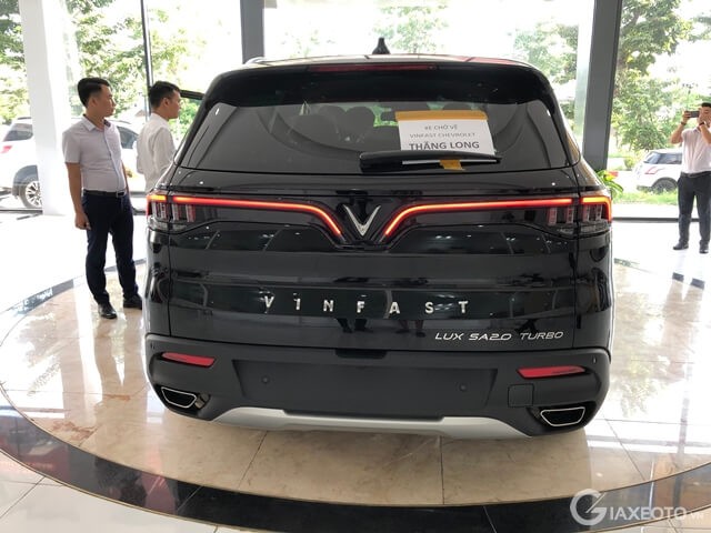 duoi-xe-vinfast-lux-sa2_0-suv