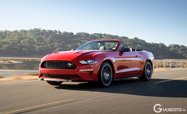 ford-mustang-convertible-mui-tra