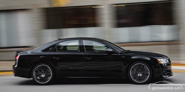 gia-oto-Audi-S8-Plus
