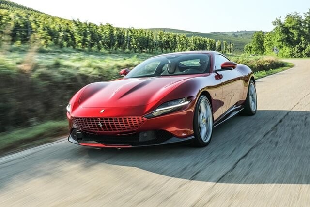 gia-sieu-xe-ferrari-roma
