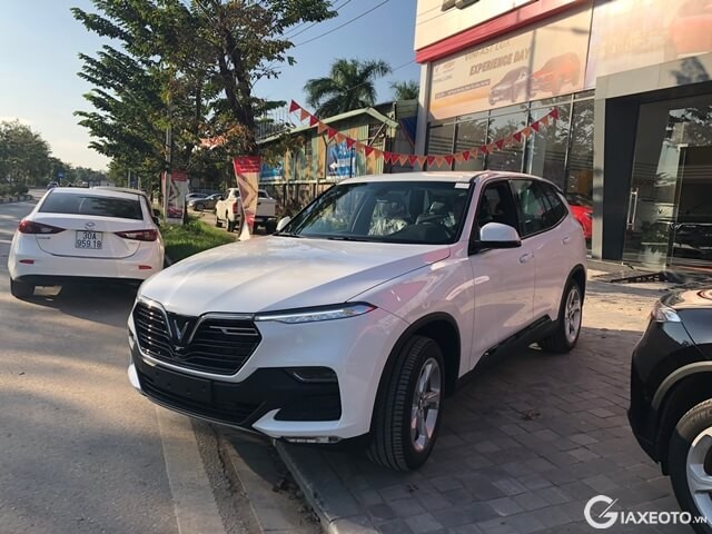 gia-thue-xe-tu-lai-7-cho-vinfast-lux-sa20