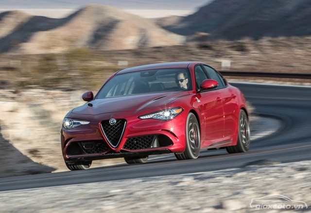 gia-xe-Alfa-Romeo-Giulia-Quadrifoglio
