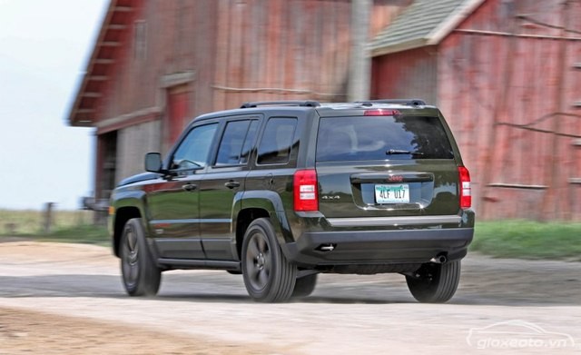 gia-xe-Jeep-Patriot-2_4L