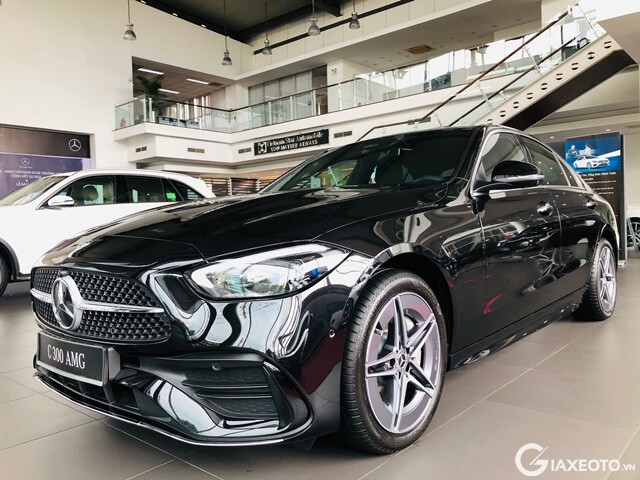gia-xe-Mercedes-C300-amg