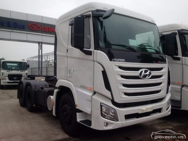 gia-xe-dau-keo-hyundai-xcient