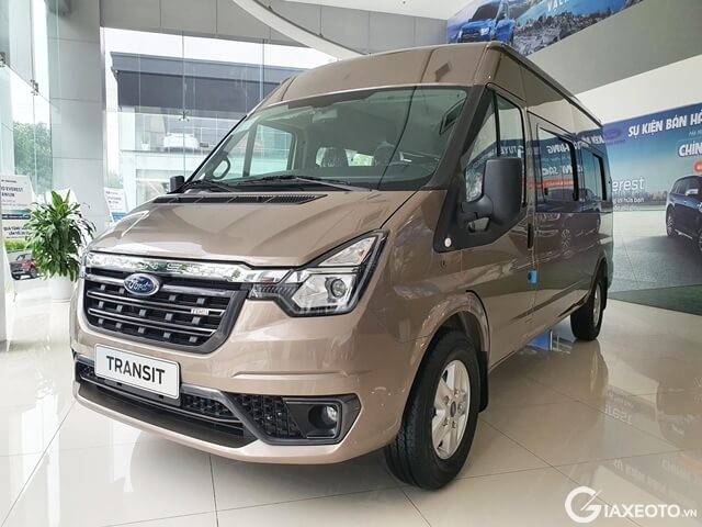 gia-xe-ford-transit-2023