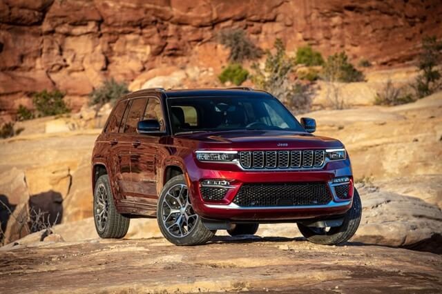 gia-xe-oto-Jeep-Grand-Cherokee