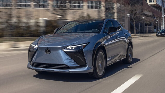 gia-xe-lexus-rz300e
