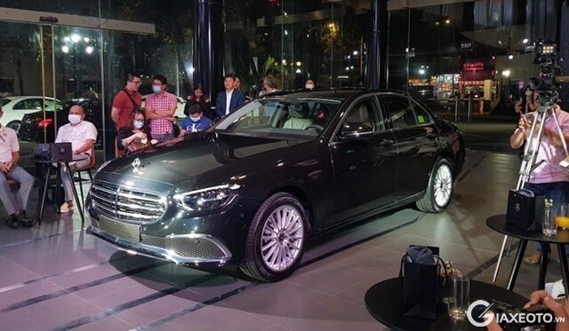gia-xe-mercedes-benz-e200-exclusive