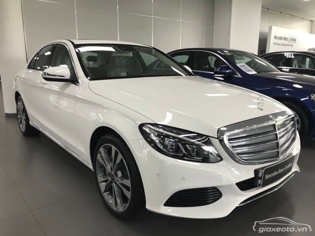 gia-xe-mercedes-c250-cu-chinh-hang