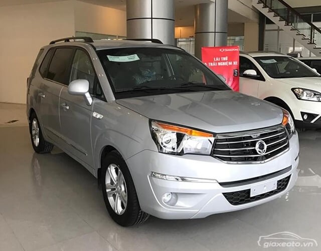 gia-xe-ssangyong-stavic