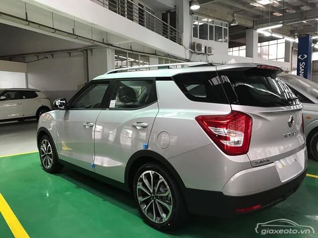 gia-xe-ssangyong-xlv