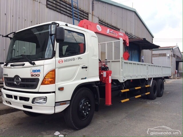 gia-xe-tai-hino-gan-cau-unic