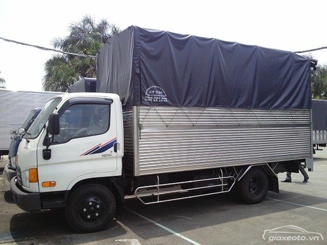 gia-xe-tai-hyundai-hd65-2_5t-mui-bat