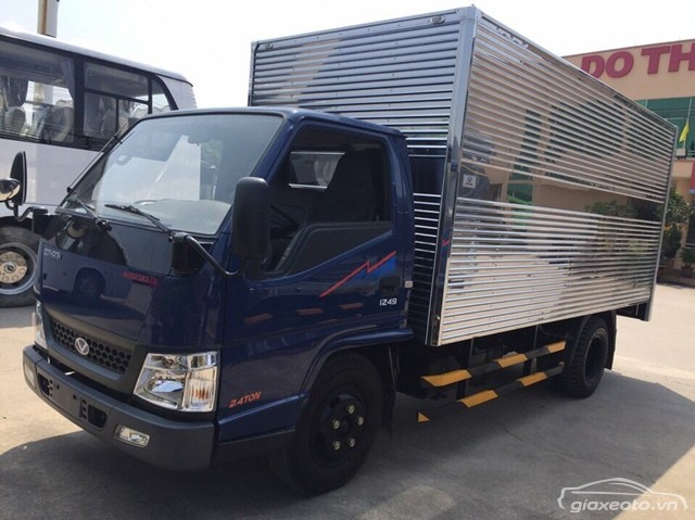 gia-xe-tai-hyundai-iz49