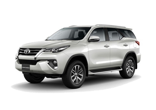 gia-xe-toyota-fortuner-nhap-khau-mau-trang
