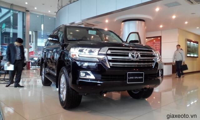 gia-xe-toyota-land-cruiser-the-he-moi-tang-manh