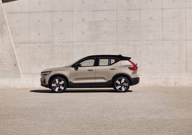 gia-xe-volvo-ex40