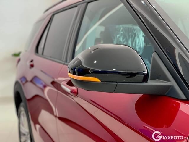 guong-chieu-hau-xe-ford-explorer-2023