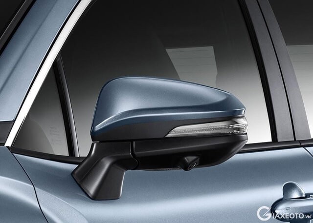 guong-chieu-hau-xe-toyota-corolla-cross