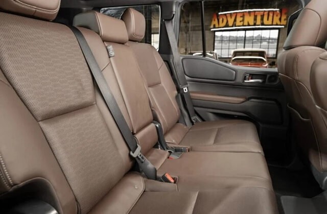 hang-ghe-sau-xe-toyota-prado-2024