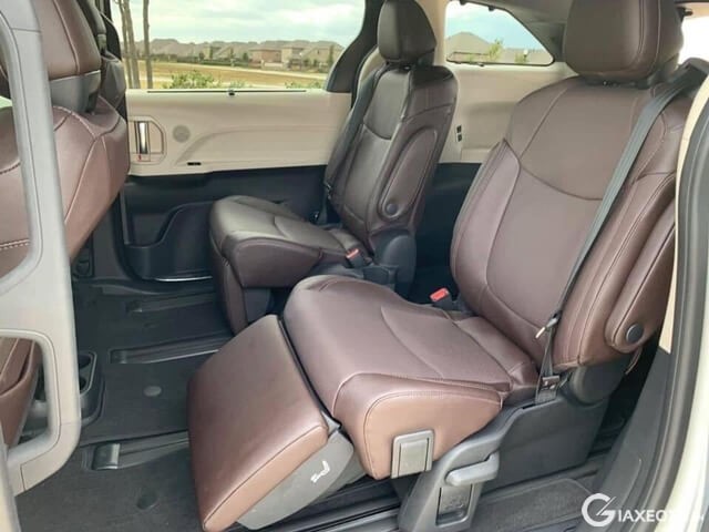 hang-ghe-thu-2-xe-toyota-sienna