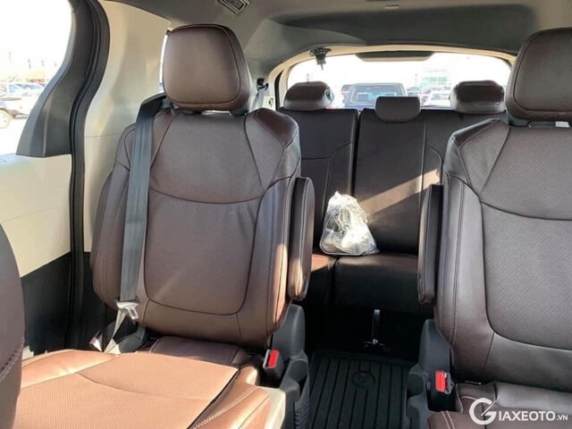 hang-ghe-thu-3-xe-toyota-sienna