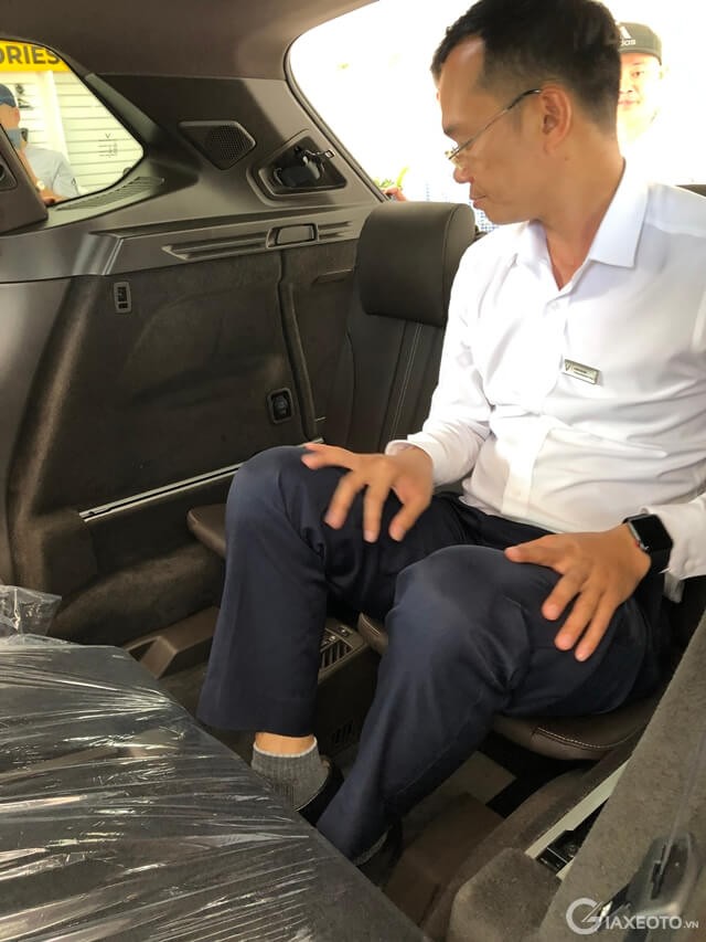 hang-ghe-thu-3-xe-vinfast-lux-sa20