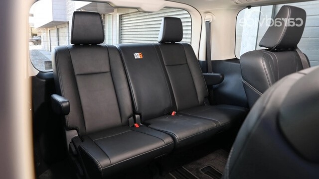 hang-ghe-thu-4-xe-toyota-granvia