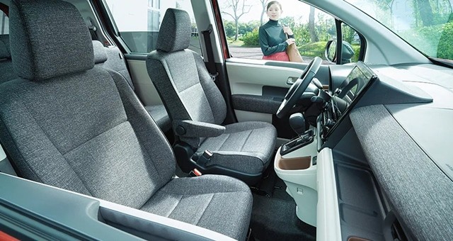 hang-ghe-truoc-xe-toyota-sienta