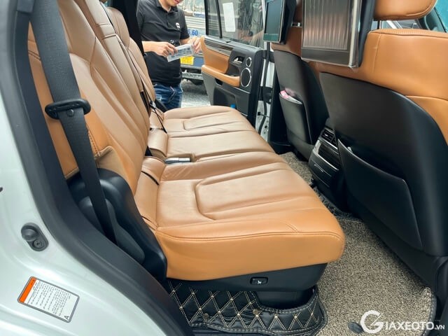 hang-the-thu-2-xe-lexus-lx570-super-sport-2020