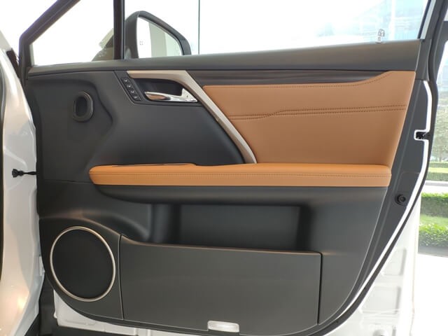 he-thong-am-thanh-xe-lexus-rx300