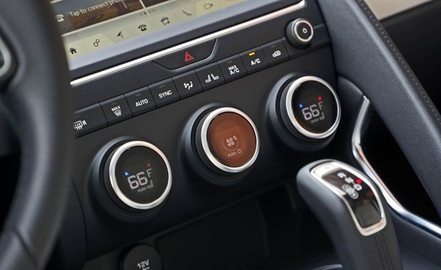 he-thong-dieu-hoa-xe-jaguar-e-pace