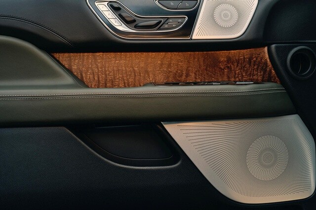 he-thong-loa-xe-lincoln-navigator