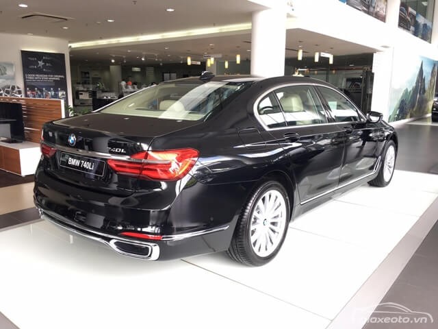 hong-xe-bmw-740li