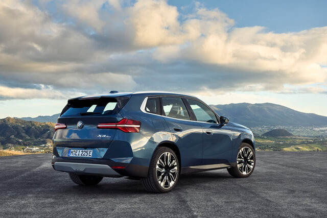 hong-xe-bmw-x3-2025