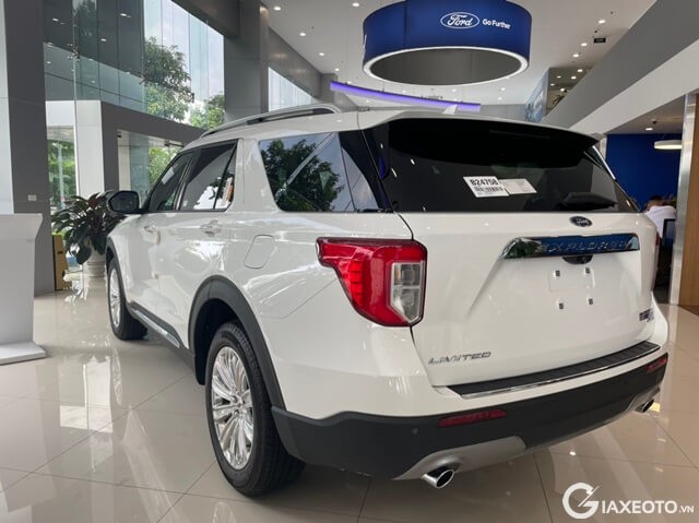 hong-xe-ford-explorer-2023